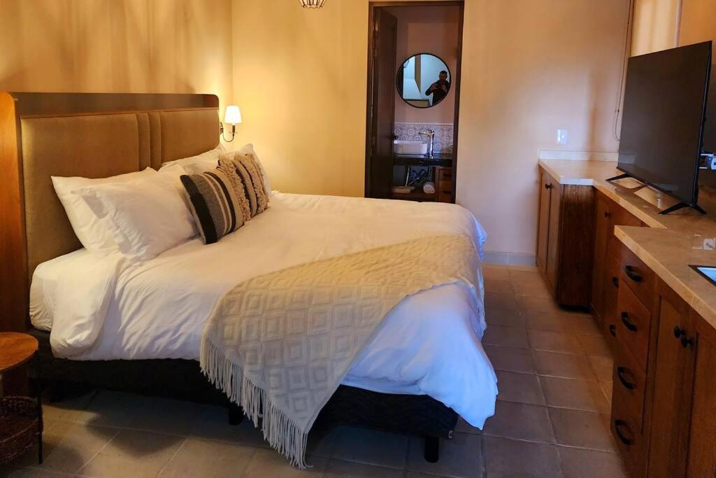 Сasa de vacaciones San Cayetano 2 With Ac Just A Block Away From The Main Square *